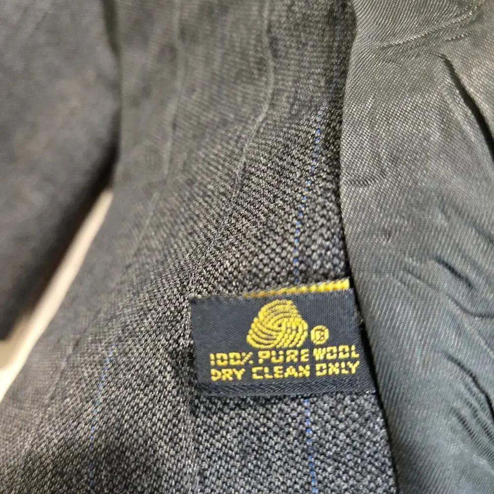 Bill Blass Vintage chest 38
